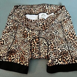 LIKE NEW Zoic XL women’s bike shorts / bike liner